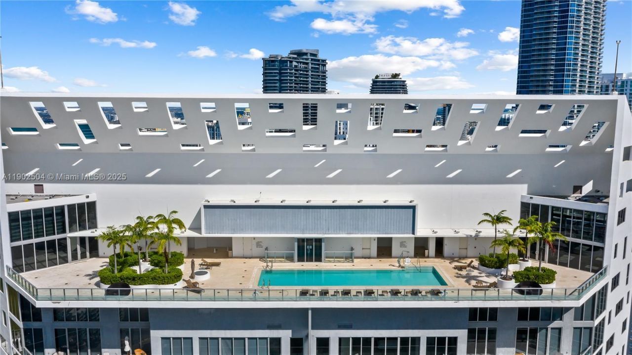 1300 Brickell Bay Dr, Unit 2901, Miami, FL 33131 Photo