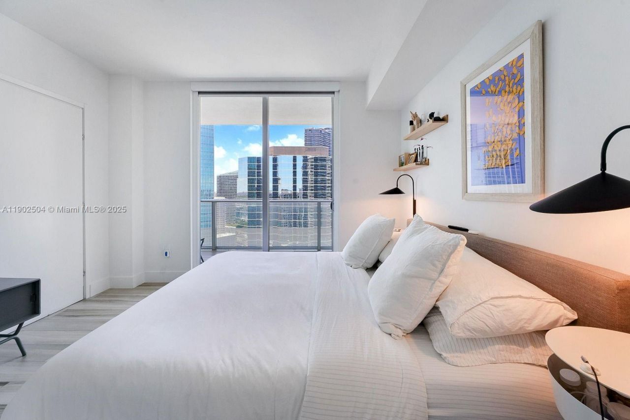 1300 Brickell Bay Dr, Unit 2901, Miami, FL 33131 Photo