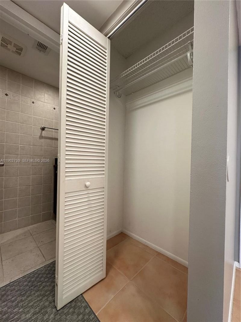 3650 Inverrary Dr, Unit 3Y-G, Lauderhill, FL 33319 Photo