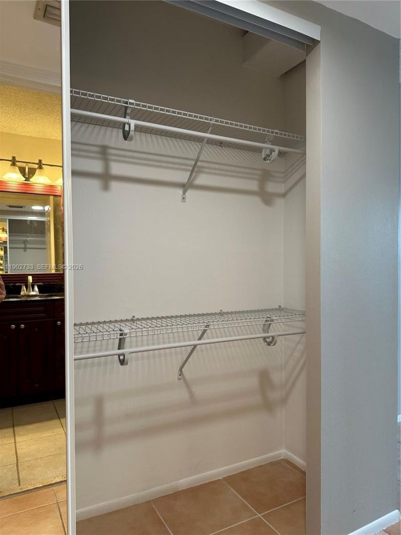 3650 Inverrary Dr, Unit 3Y-G, Lauderhill, FL 33319 Photo