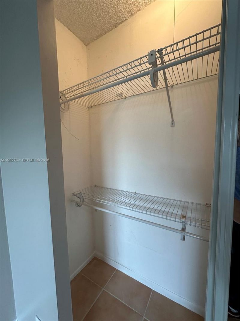 3650 Inverrary Dr, Unit 3Y-G, Lauderhill, FL 33319 Photo