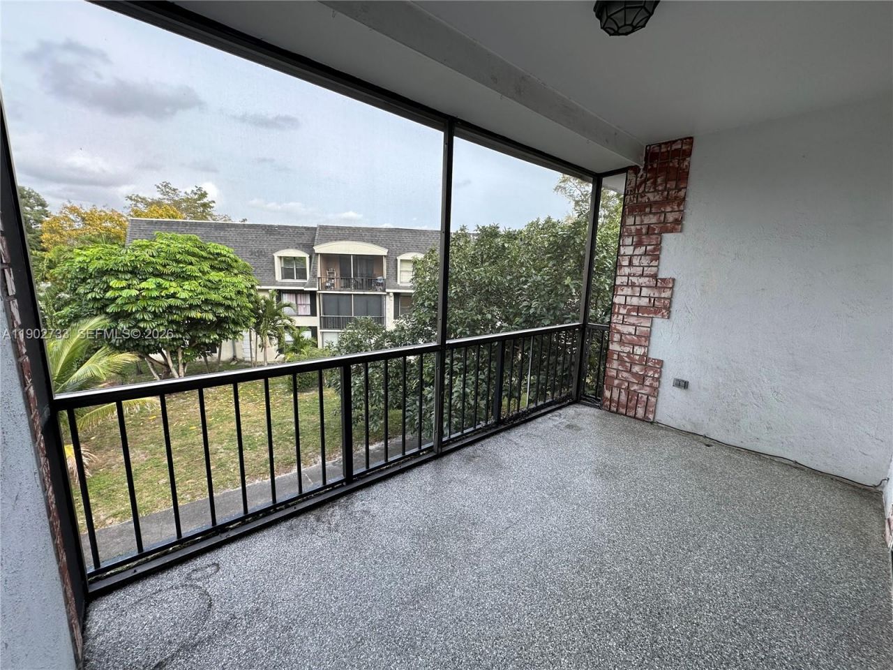 3650 Inverrary Dr, Unit 3Y-G, Lauderhill, FL 33319 Photo