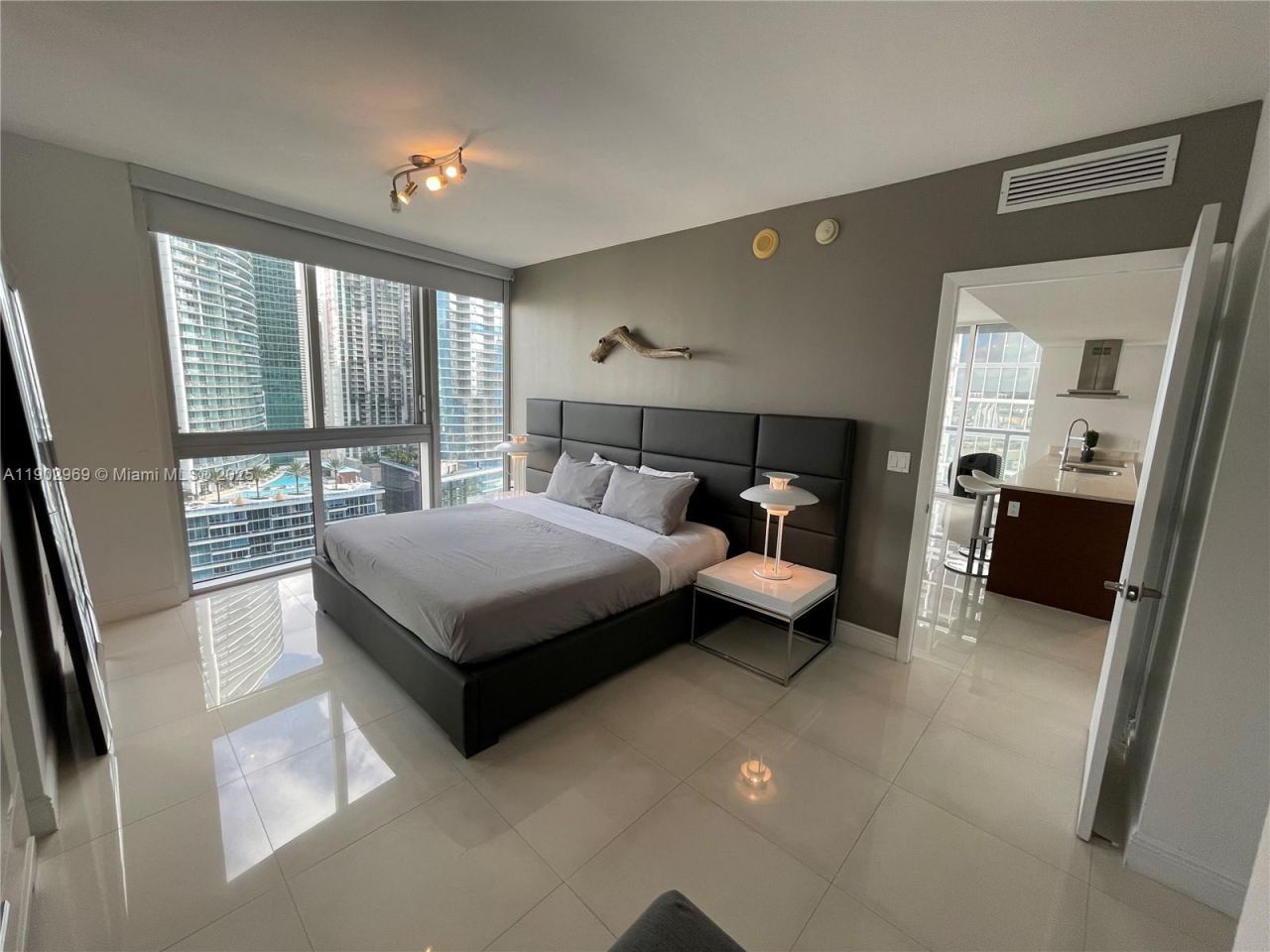 485 Brickell Ave, Unit 2602, Miami, FL 33131 Photo