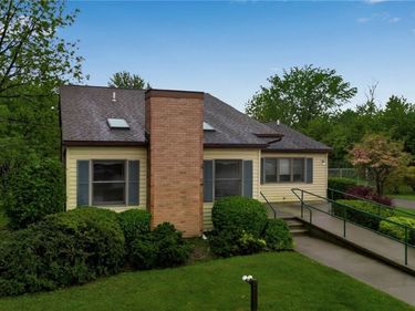 6272 Robinson Road, Lockport, NY 14094