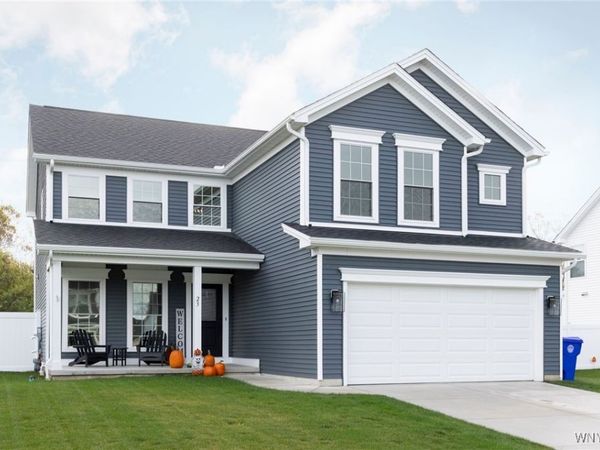 23 Greenspring Court, West Seneca, NY 14224