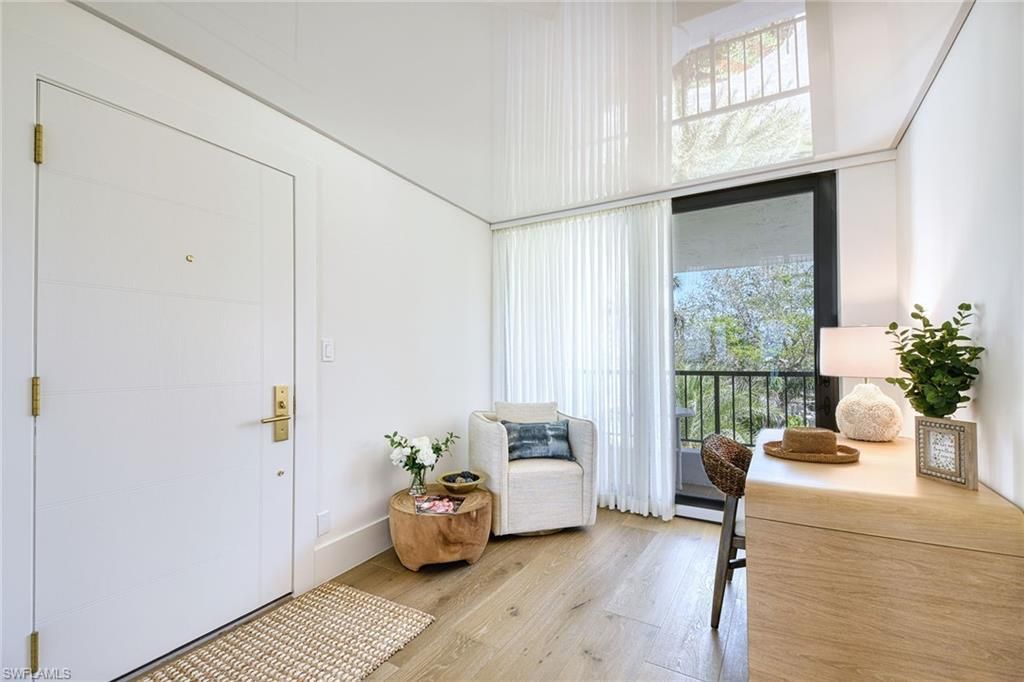 2389 Gulf Shore Blvd N, Unit 302, Naples, FL 34103 Photo