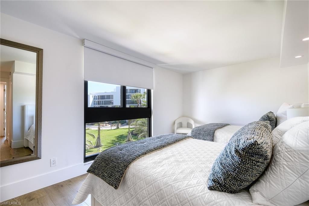 2389 Gulf Shore Blvd N, Unit 302, Naples, FL 34103 Photo