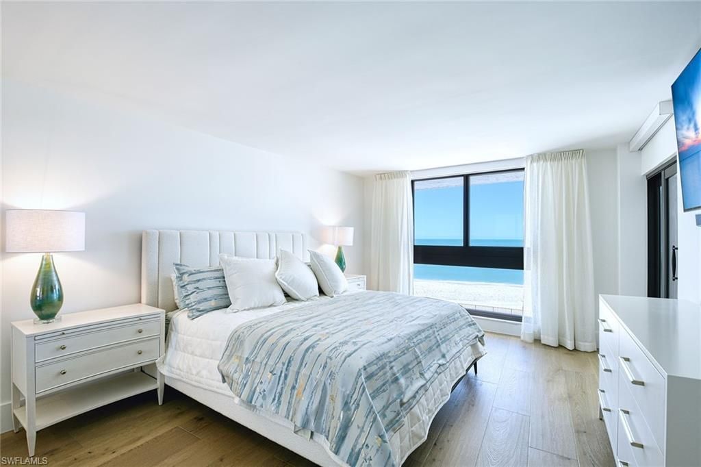 2389 Gulf Shore Blvd N, Unit 302, Naples, FL 34103 Photo