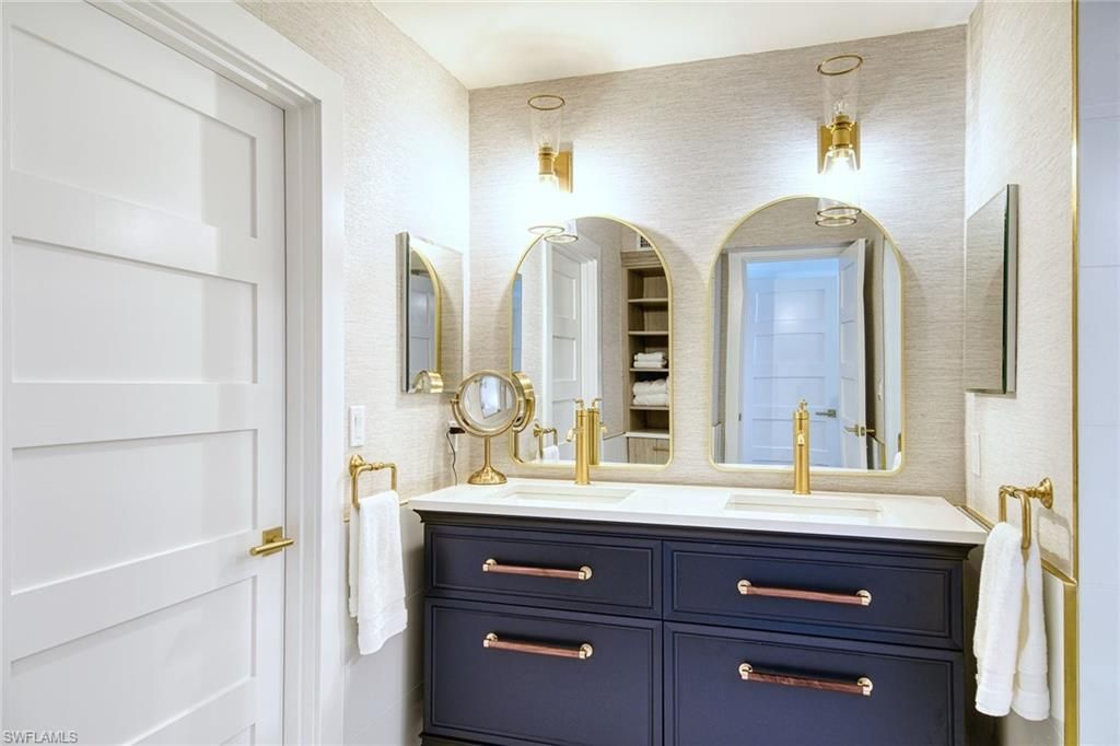 2389 Gulf Shore Blvd N, Unit 302, Naples, FL 34103 Photo