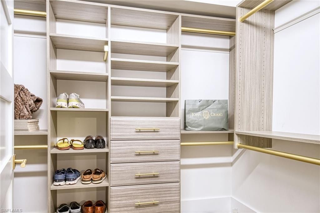 2389 Gulf Shore Blvd N, Unit 302, Naples, FL 34103 Photo