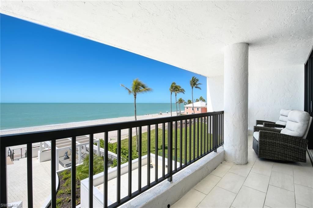 2389 Gulf Shore Blvd N, Unit 302, Naples, FL 34103 Photo