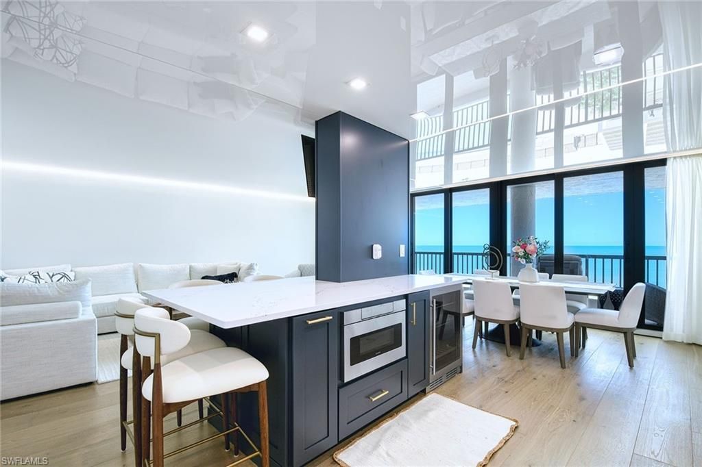 2389 Gulf Shore Blvd N, Unit 302, Naples, FL 34103 Photo