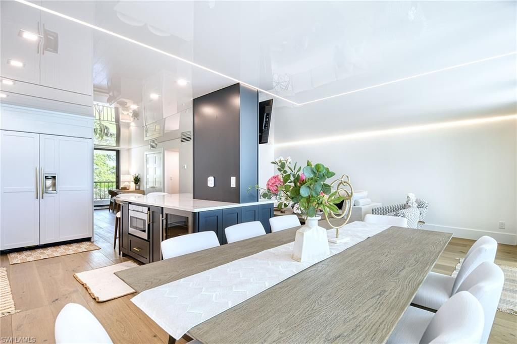 2389 Gulf Shore Blvd N, Unit 302, Naples, FL 34103 Photo