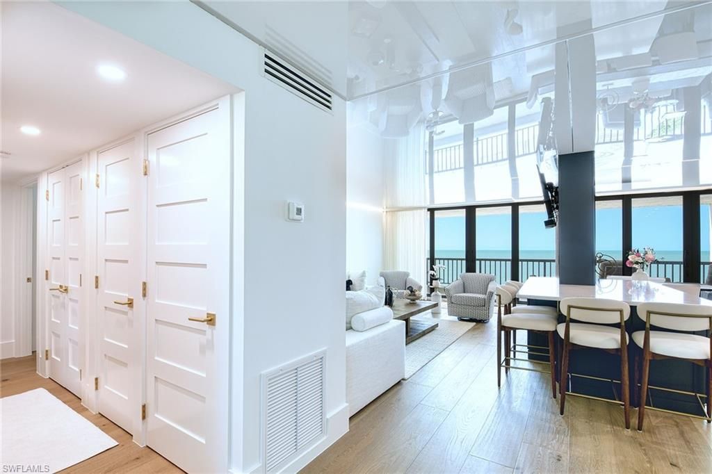 2389 Gulf Shore Blvd N, Unit 302, Naples, FL 34103 Photo