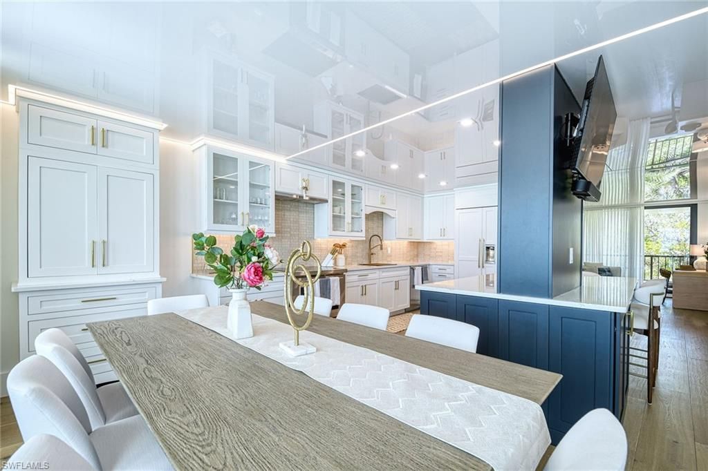 2389 Gulf Shore Blvd N, Unit 302, Naples, FL 34103 Photo