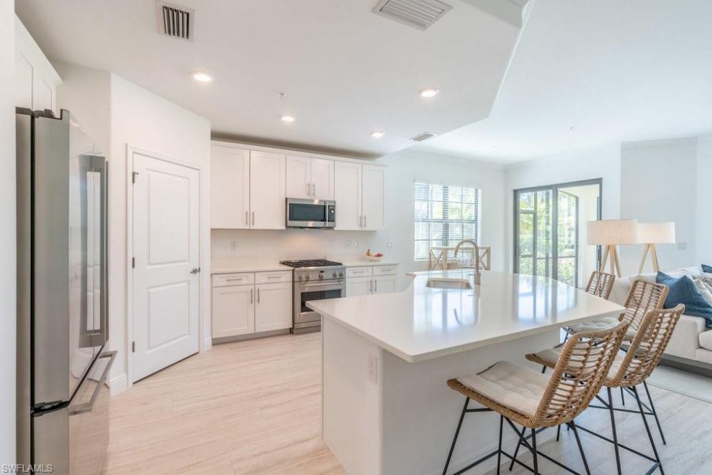 16352 Viansa Way, Unit 101, Naples, FL 34110 Photo