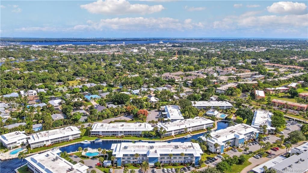 1866 SW Palm City Road, Unit 204, Stuart, FL 34994 Photo