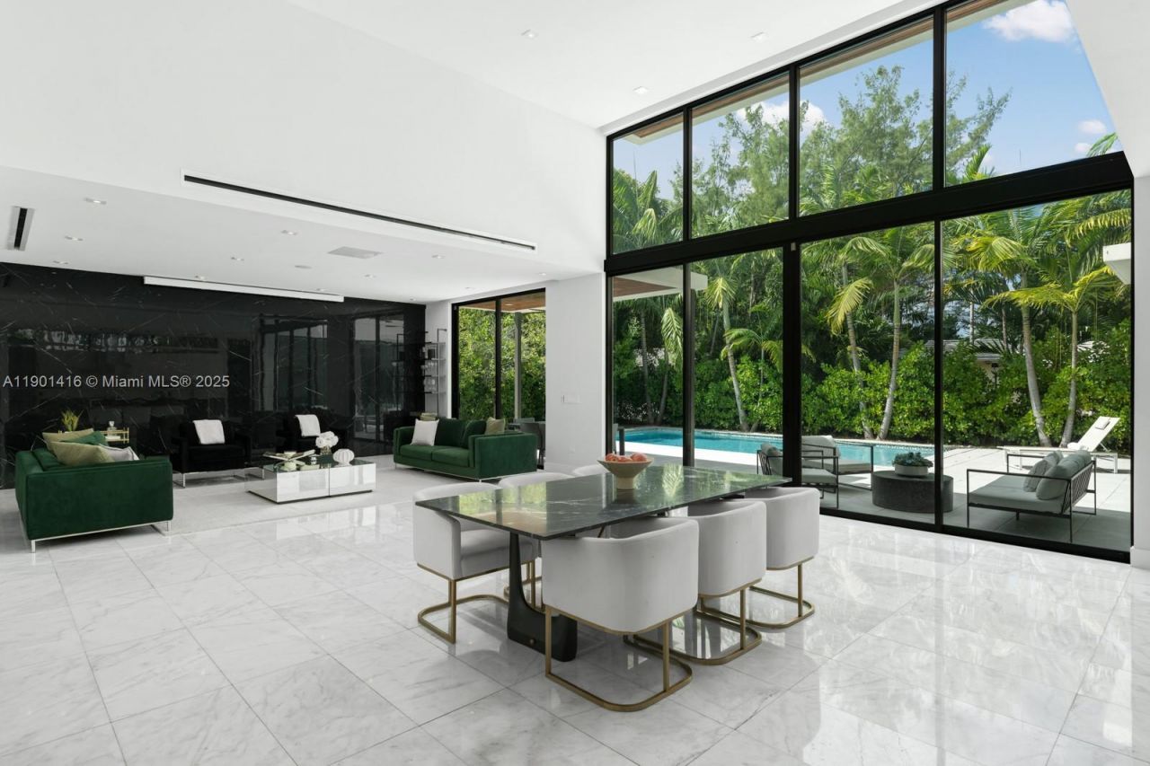 4520 N Meridian Ave, Miami Beach, FL 33140 Photo