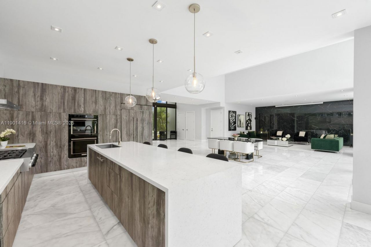 4520 N Meridian Ave, Miami Beach, FL 33140 Photo