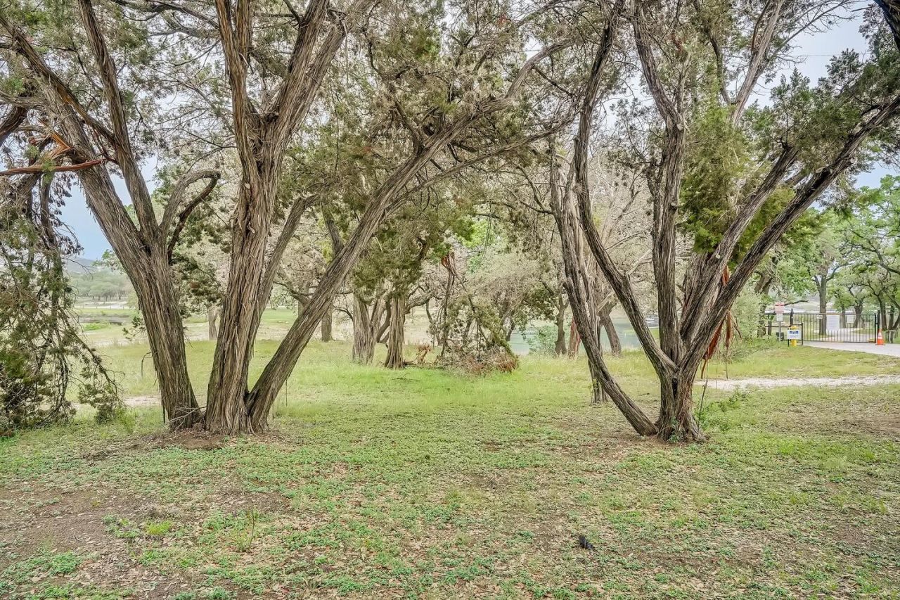 6704 Bar K Clubhouse Ct, Lago Vista, TX 78645 Main Photo