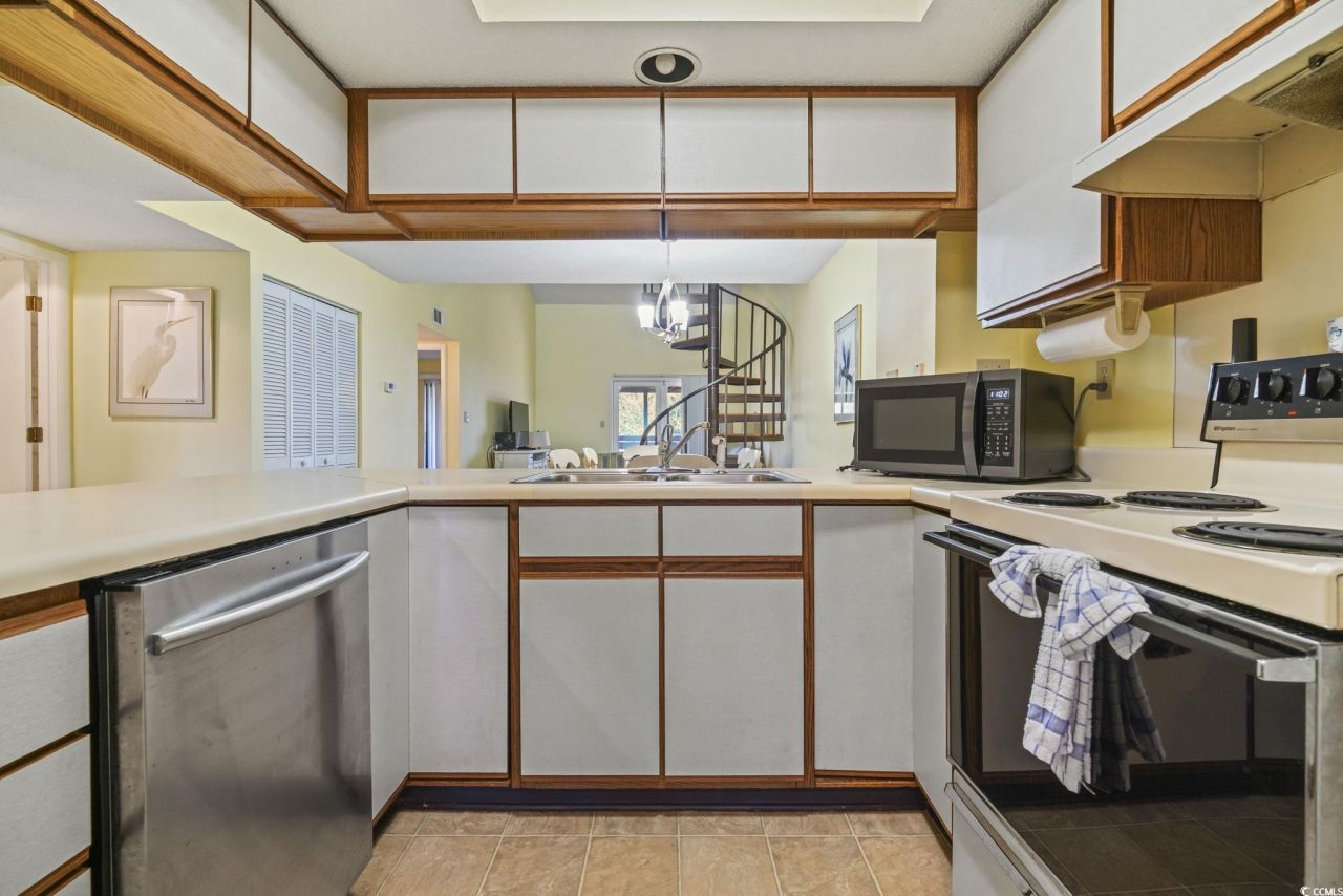 223 Maison Dr. Photo 9