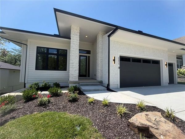 22415 W 89th Terrace, Lenexa, KS 66227