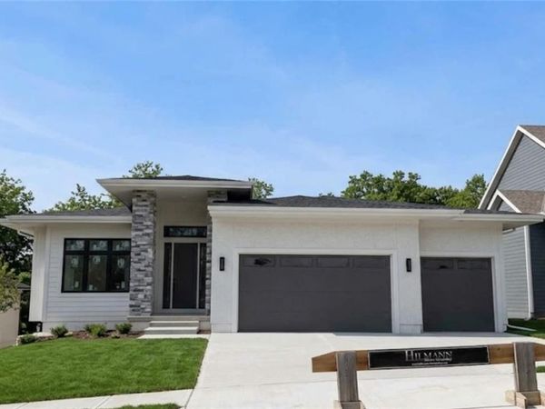 22415 W 89th Terrace, Lenexa, KS 66227