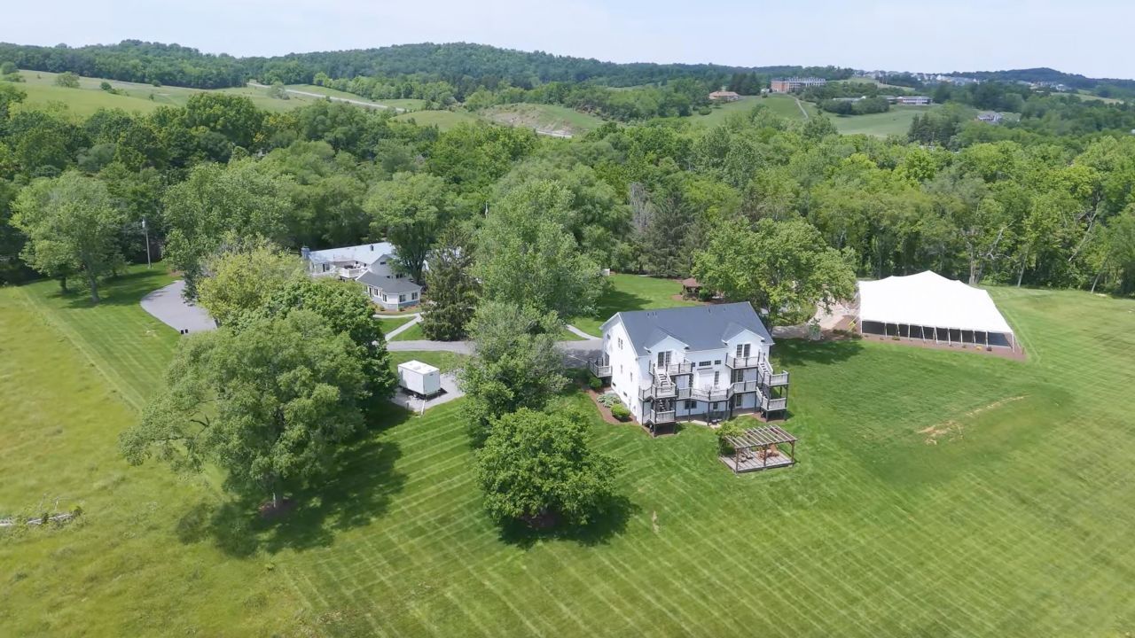 1329 COMMERCE RD, STAUNTON, VA 24401