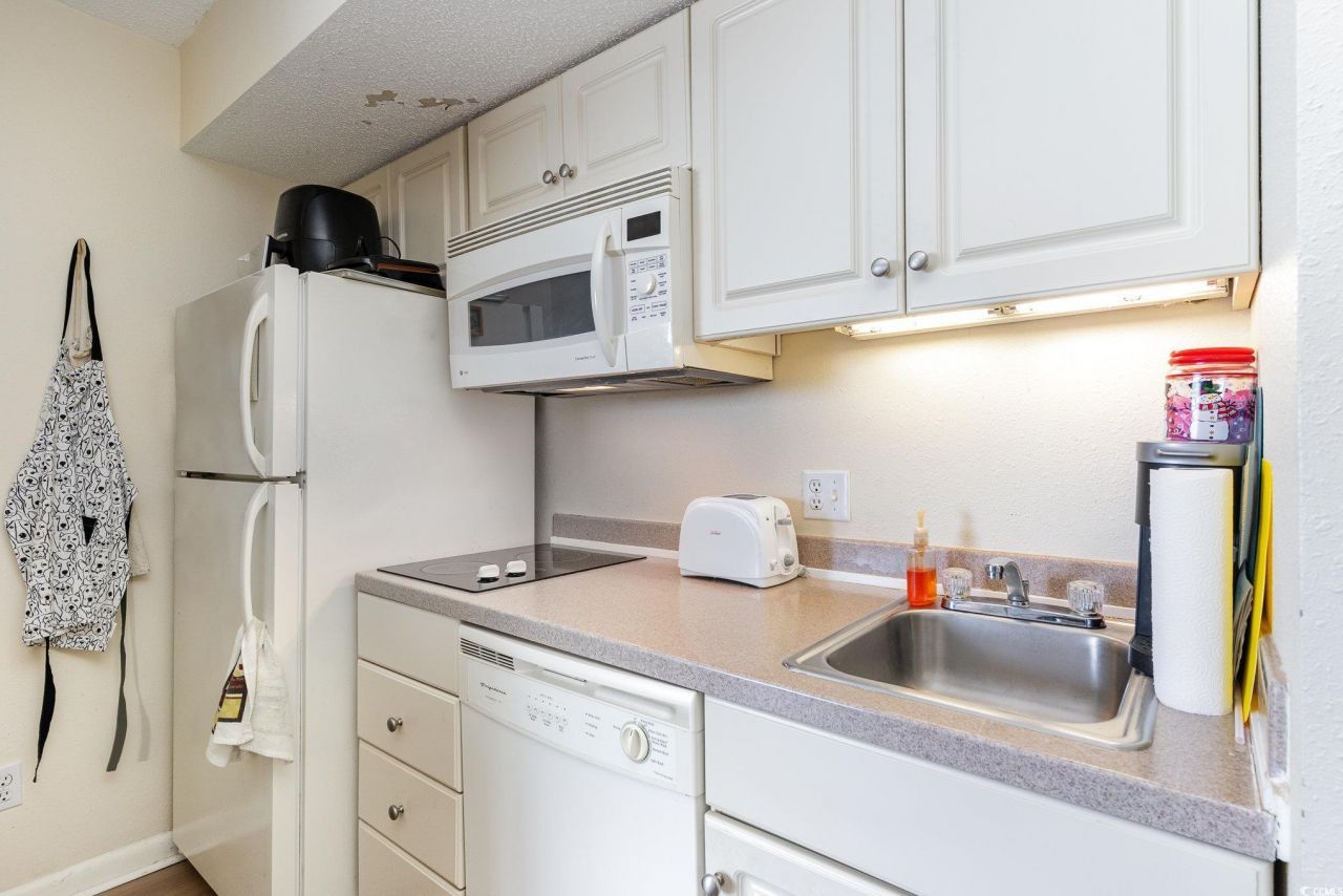 5523 N Ocean Blvd. Photo 8