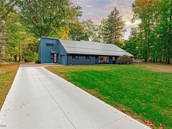 12866 Lake Shore Boulevard, Bratenahl, OH 44108