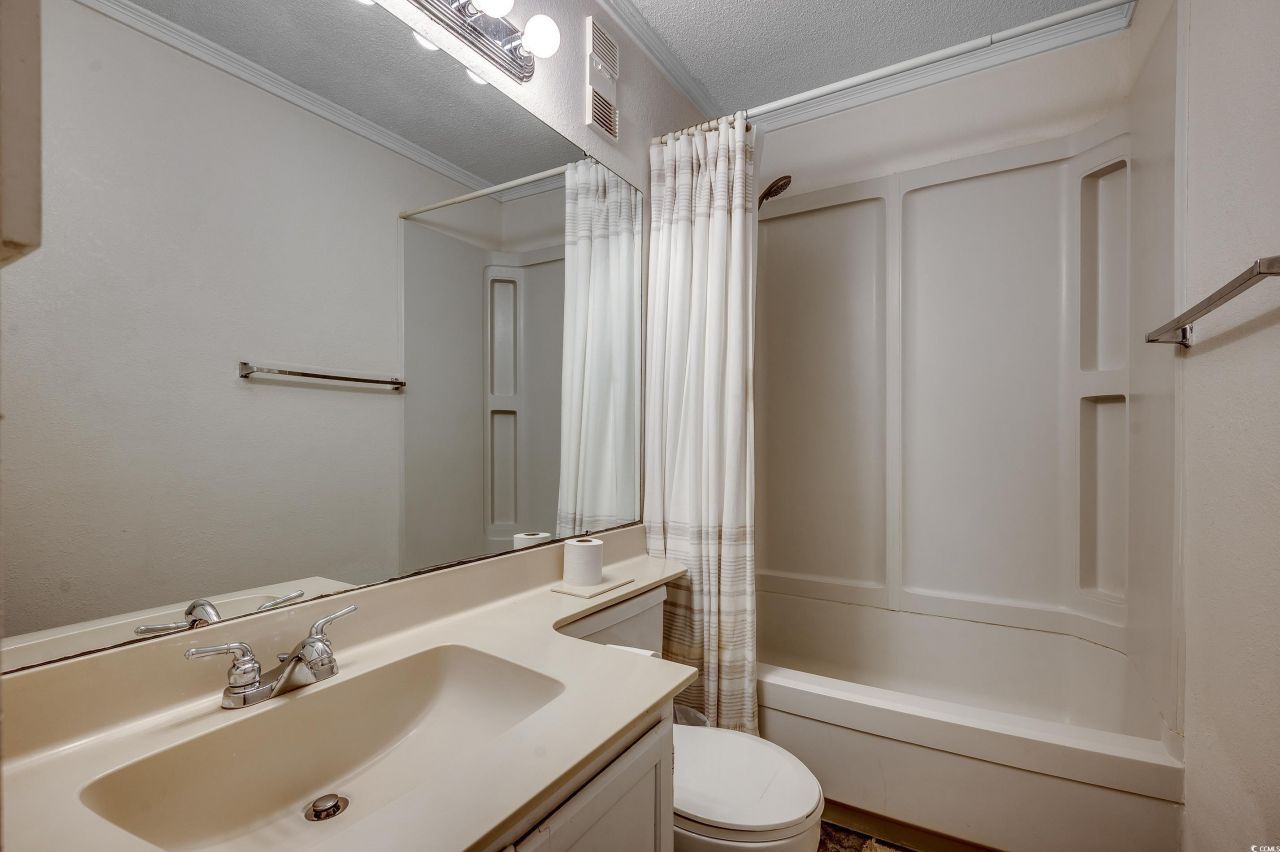 9400 Shore Dr. Photo 9