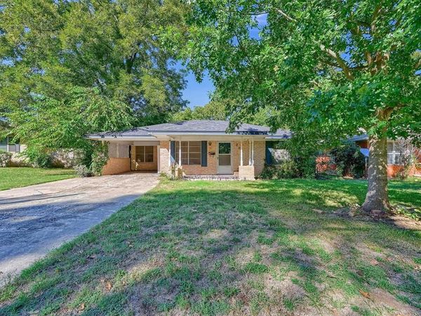 205 N Union Street, Whitesboro, TX 76273