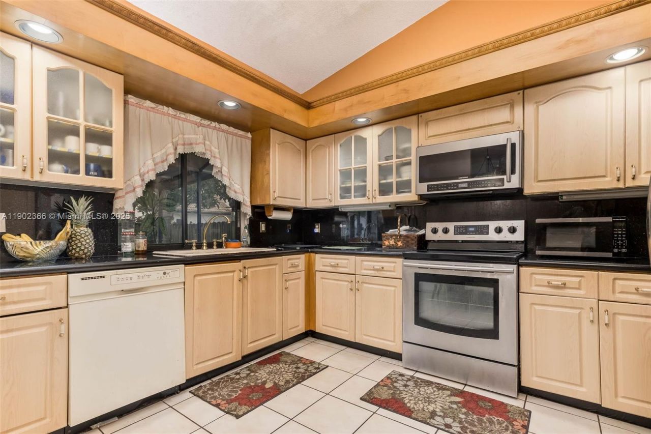 5641 Thistledown Ter, Davie, FL 33331 Photo