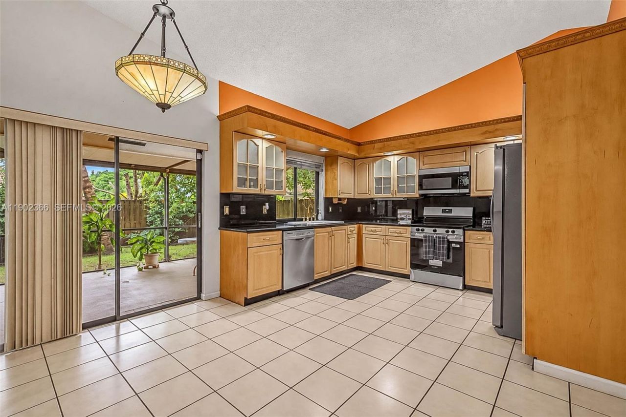 5641 Thistledown Ter, Davie, FL 33331 Photo