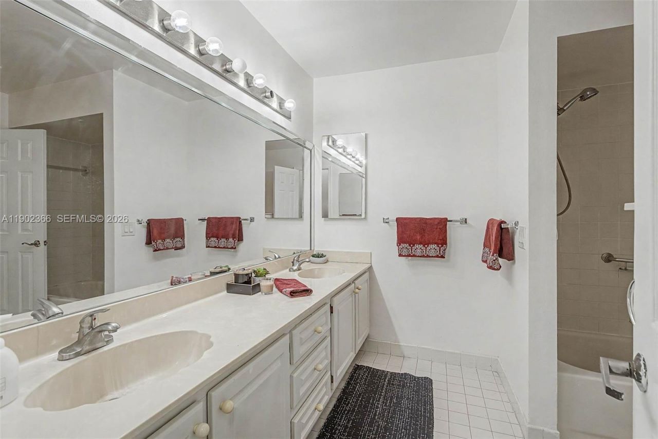 5641 Thistledown Ter, Davie, FL 33331 Photo