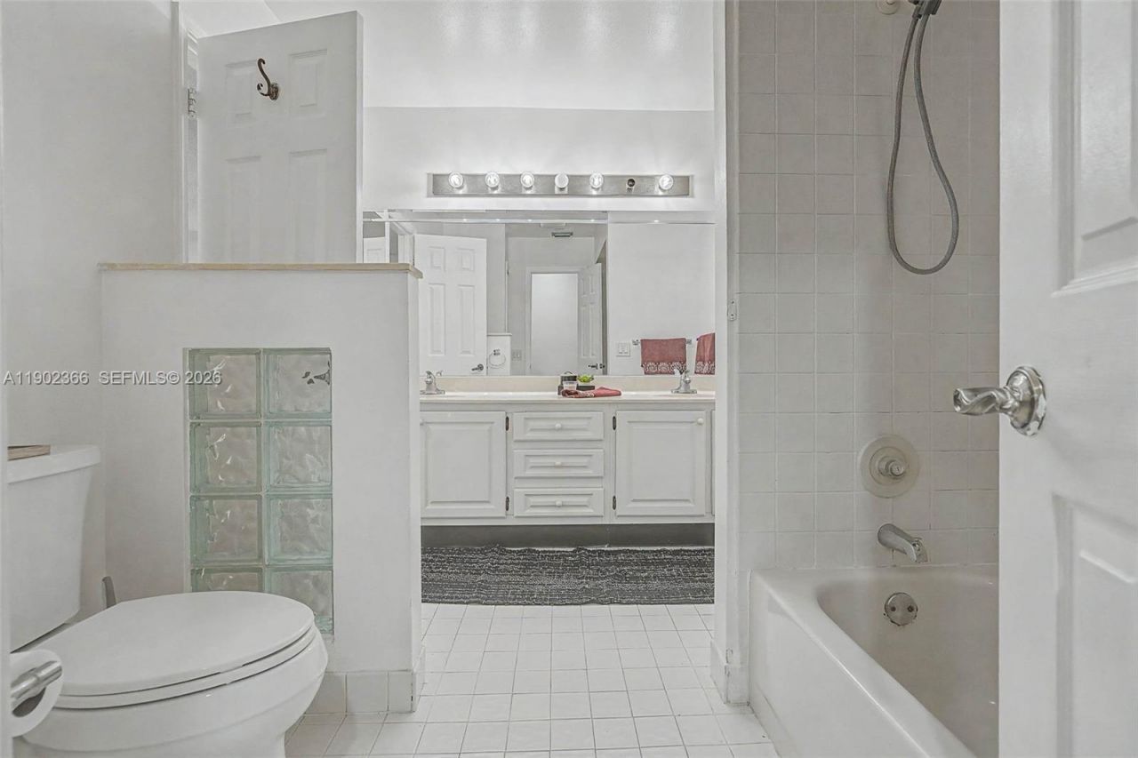5641 Thistledown Ter, Davie, FL 33331 Photo