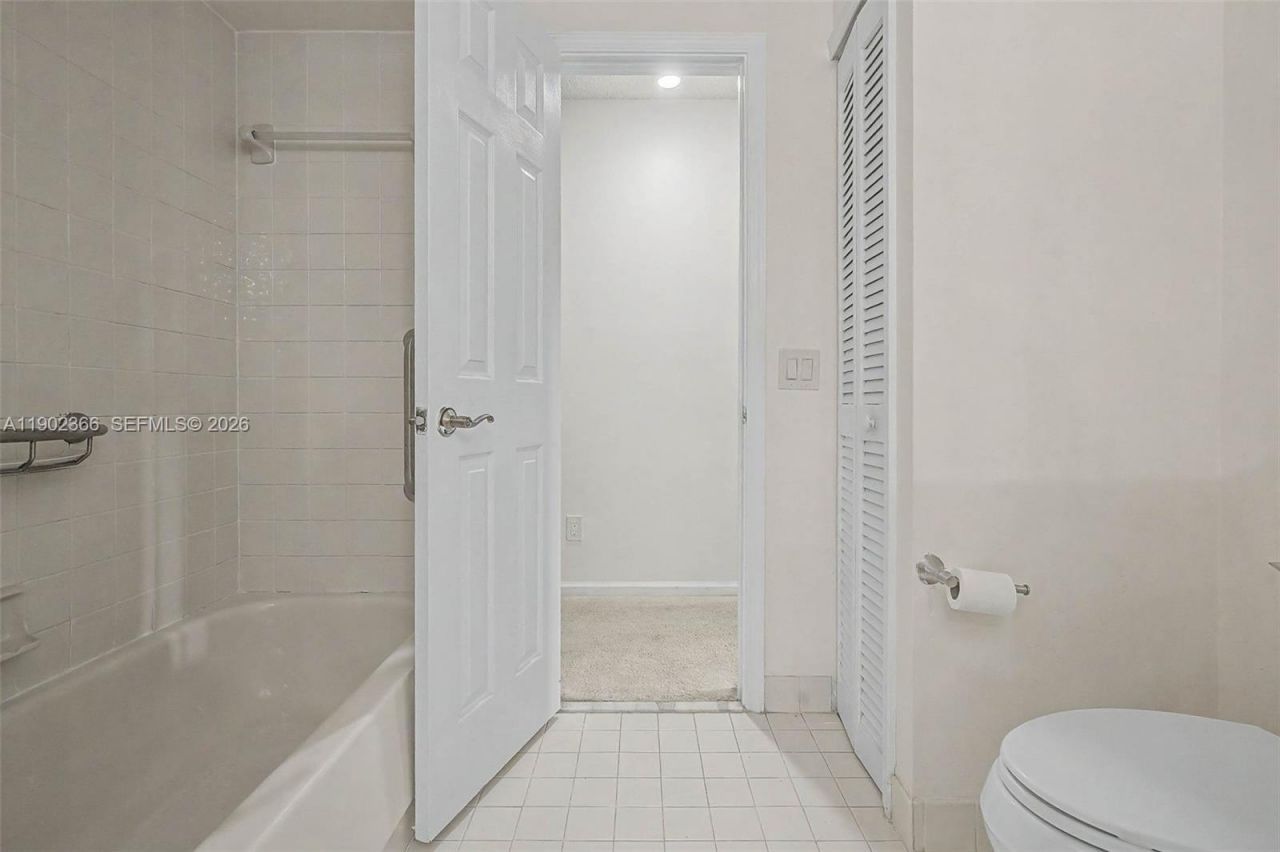5641 Thistledown Ter, Davie, FL 33331 Photo