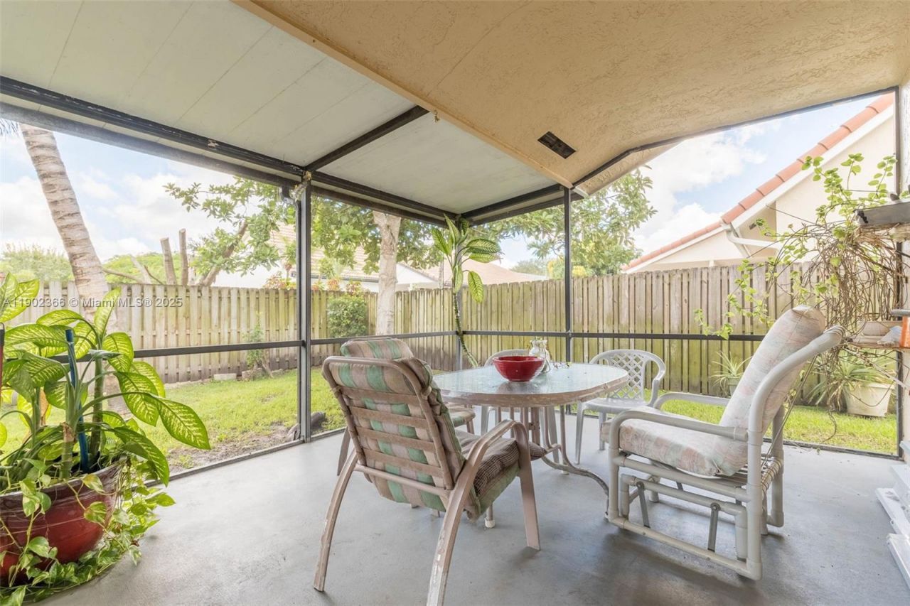 5641 Thistledown Ter, Davie, FL 33331 Photo