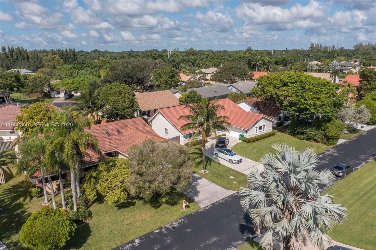 5641 Thistledown Ter, Davie, FL 33331 Photo