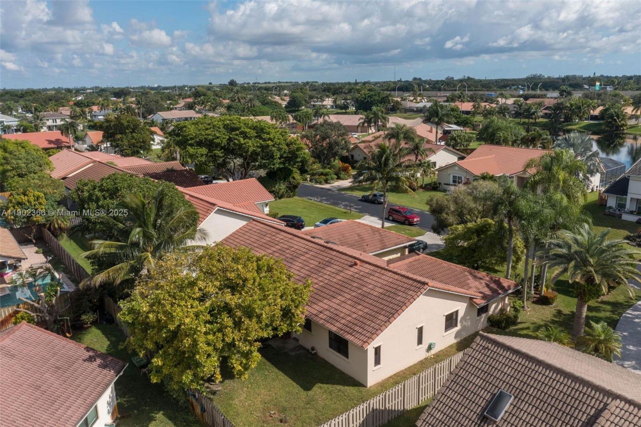 5641 Thistledown Ter, Davie, FL 33331 Photo