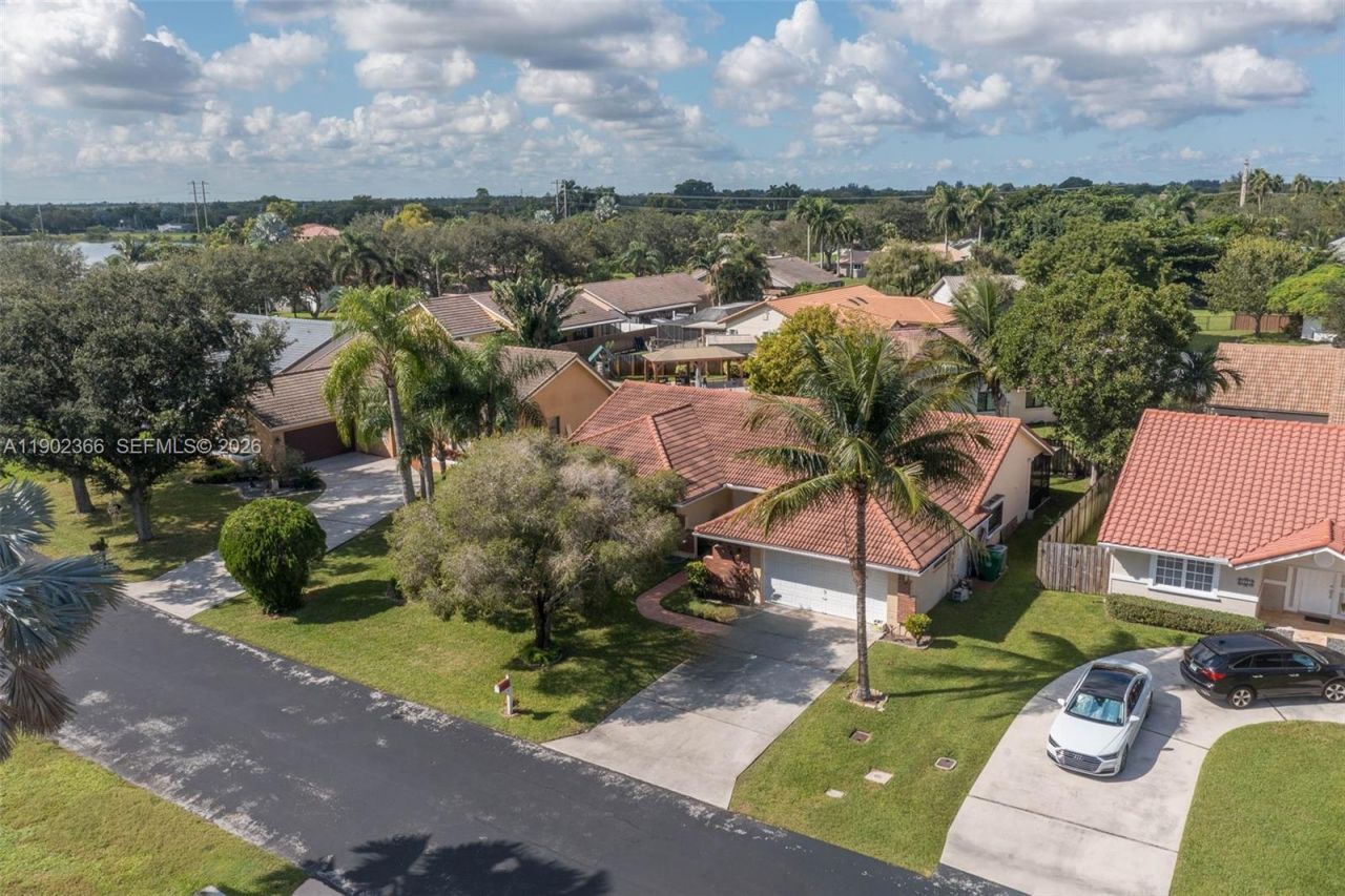 5641 Thistledown Ter, Davie, FL 33331 Photo