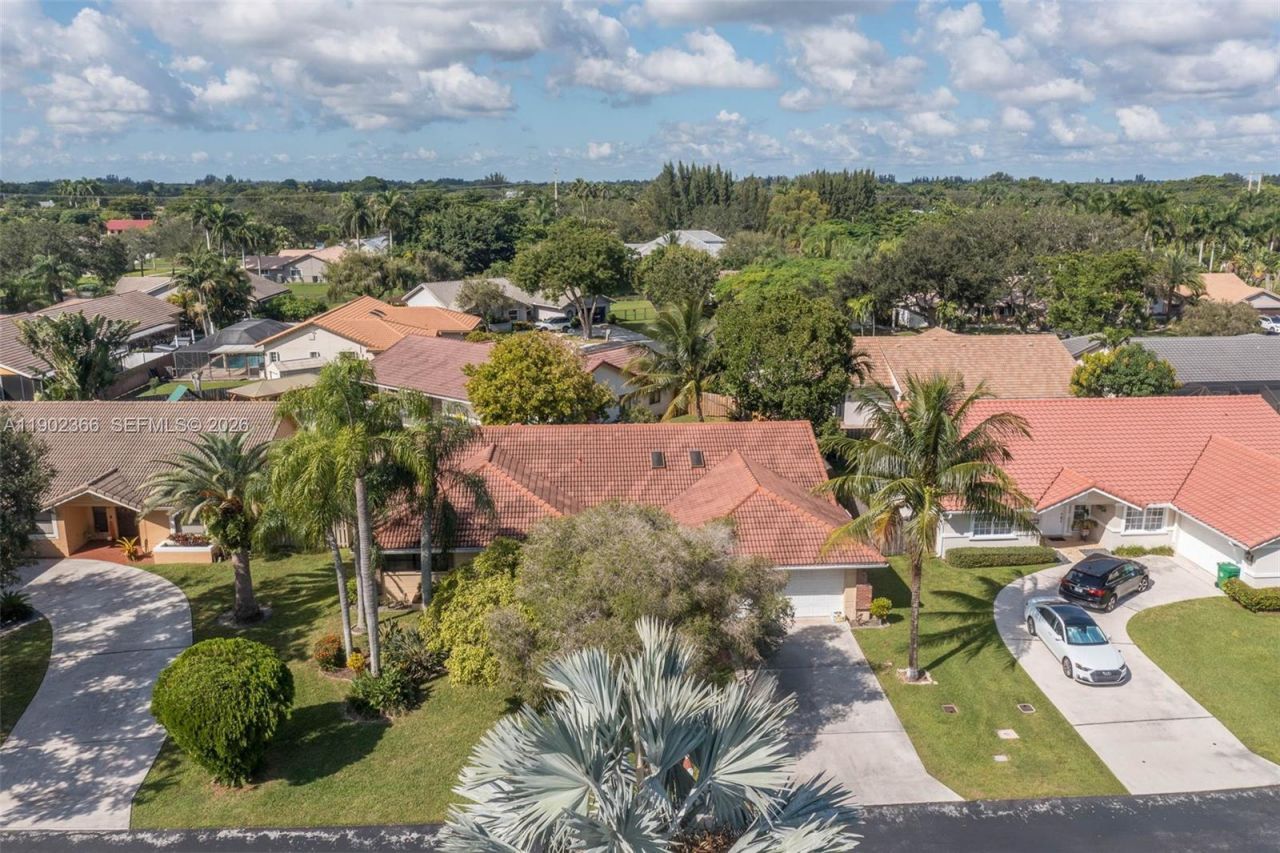 5641 Thistledown Ter, Davie, FL 33331 Photo