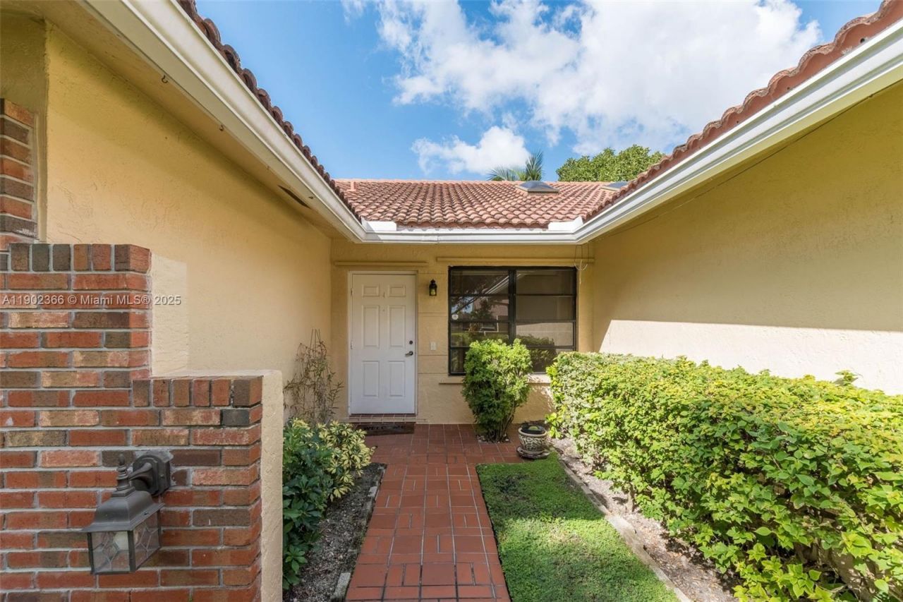 5641 Thistledown Ter, Davie, FL 33331 Photo