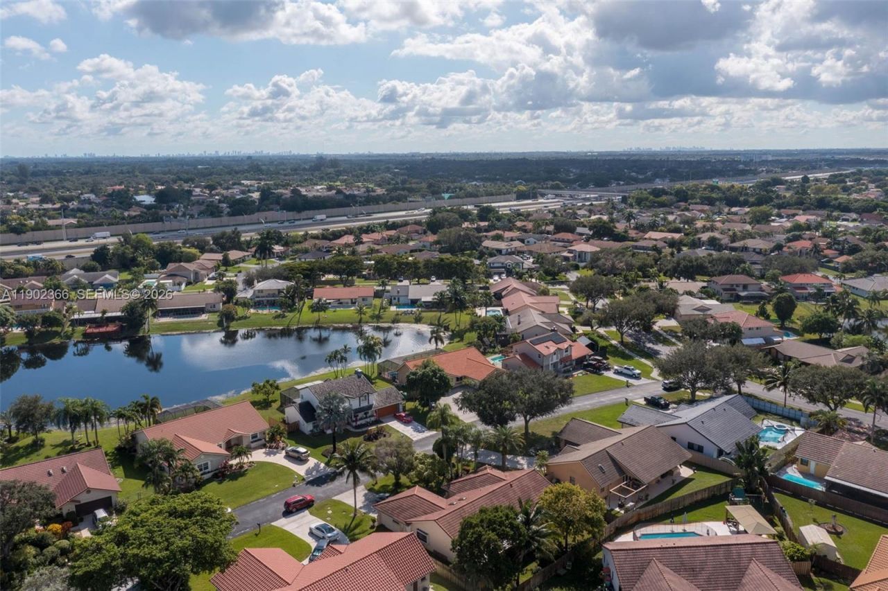 5641 Thistledown Ter, Davie, FL 33331 Photo