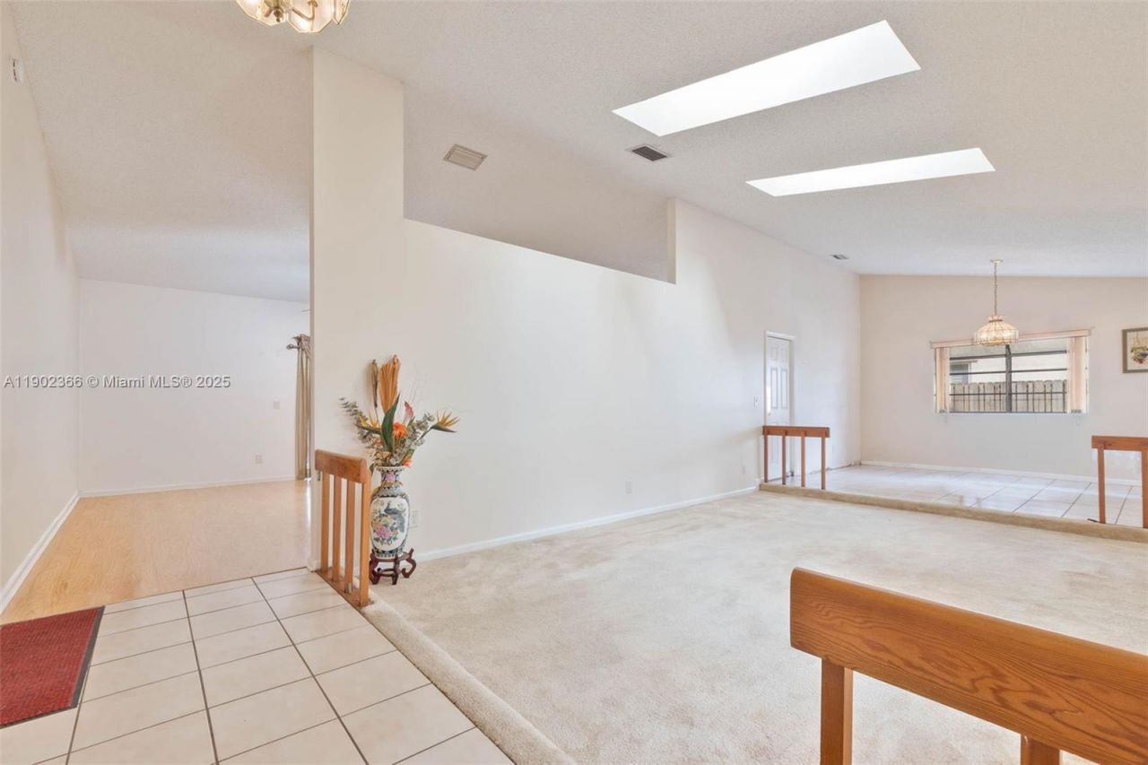 5641 Thistledown Ter, Davie, FL 33331 Photo