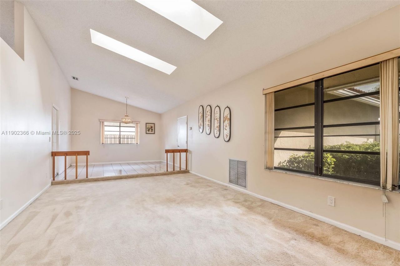 5641 Thistledown Ter, Davie, FL 33331 Photo