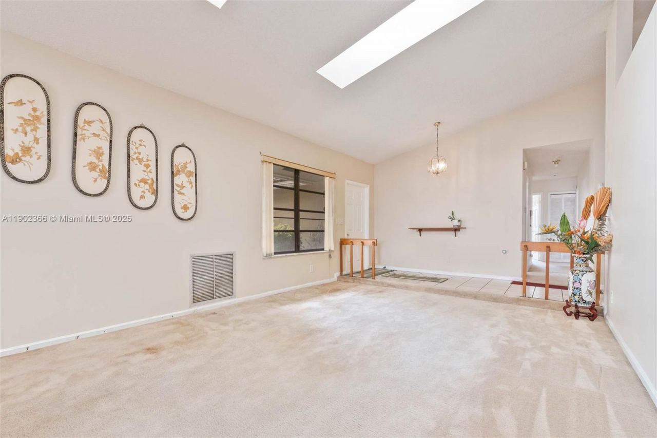 5641 Thistledown Ter, Davie, FL 33331 Photo