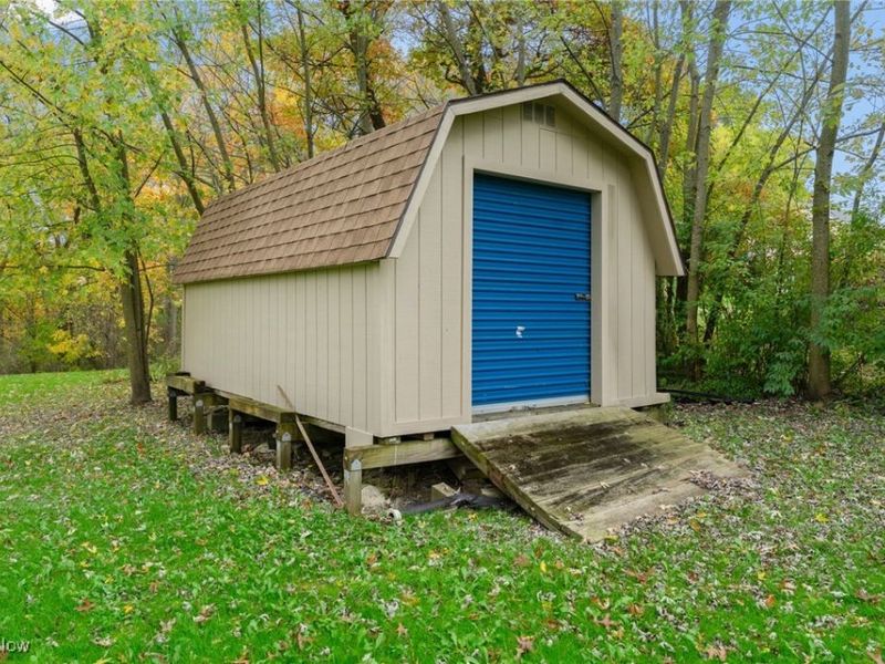 365 Lyons Avenue, East Palestine, OH 44413 Photo 23