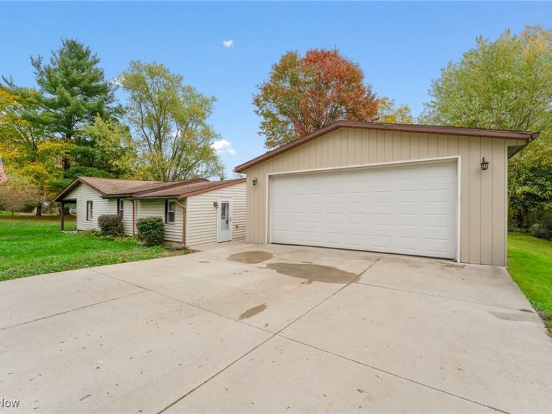 365 Lyons Avenue, East Palestine, OH 44413 Photo 3