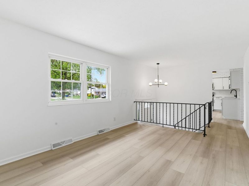 388 Elkwood Place, Columbus, OH 43230 Photo 2